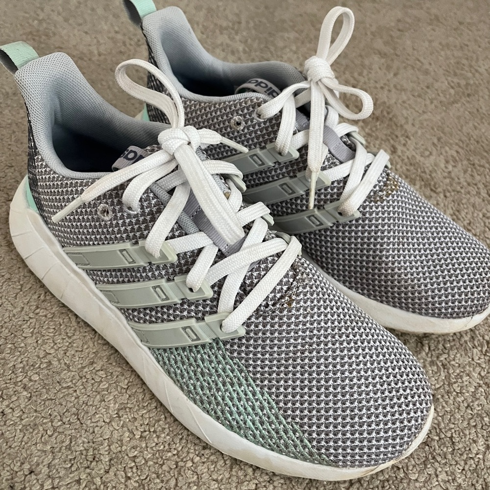 Adidas Women’s Tennis Shoes Size 5